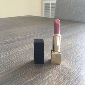 Estée Lauder intense nude lipstick